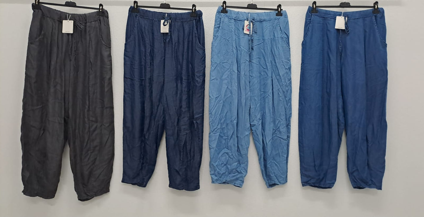 Trousers in sizes XL and 2XL