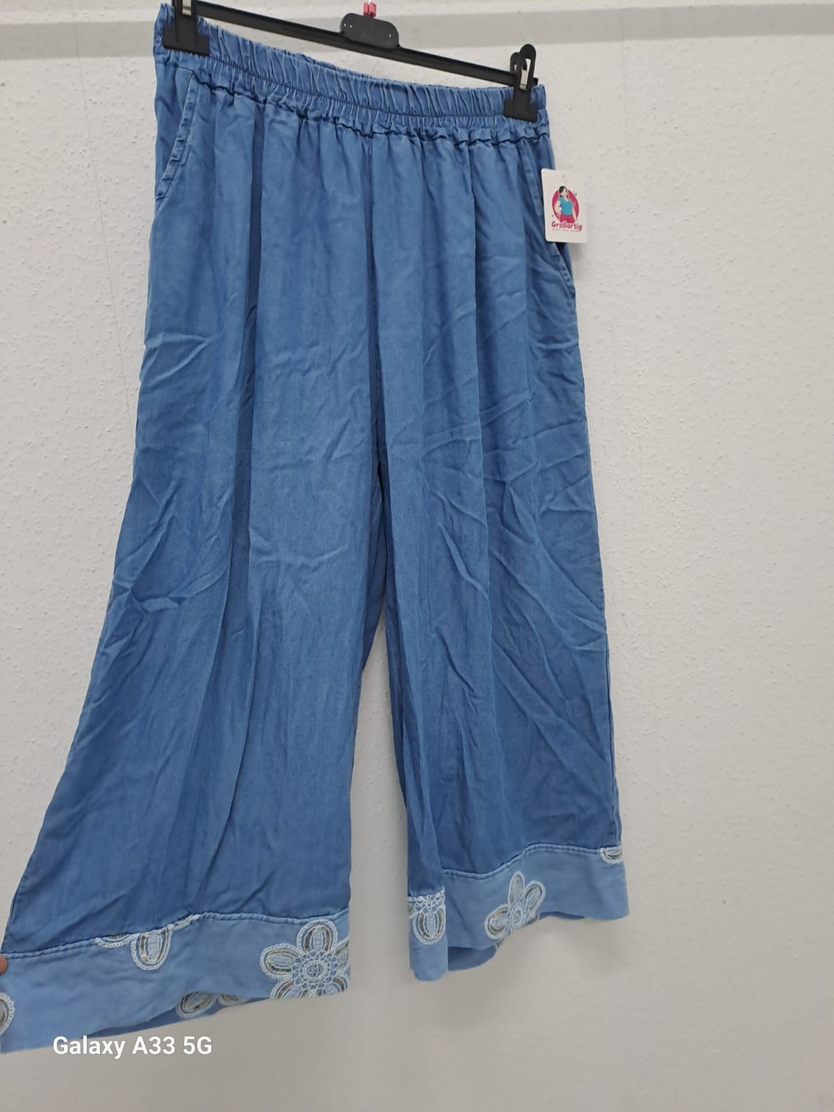 Pants sizes L, XL and 2XL